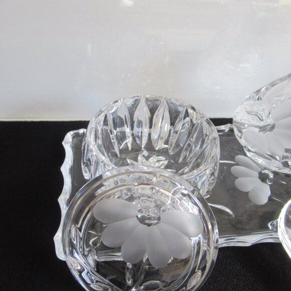 Vanity Set, Perfume decanter, Tray, Trinket box w/ lid, Heritage design, Vintage - Picture 11 of 13